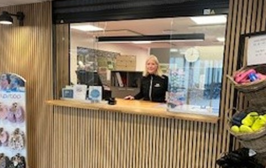 Billedet viser receptionen i Lyngby Idrætsby